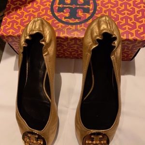 Tory Burch Reva Flats - Gold - Size 9